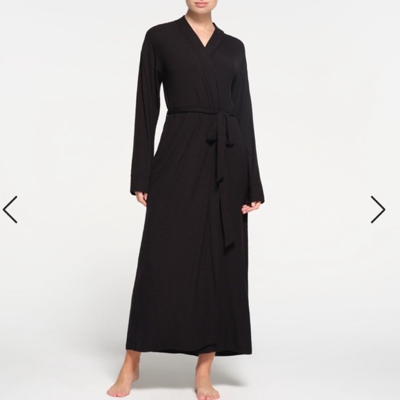 Skims Black Long Robe - Picture 1 of 4
